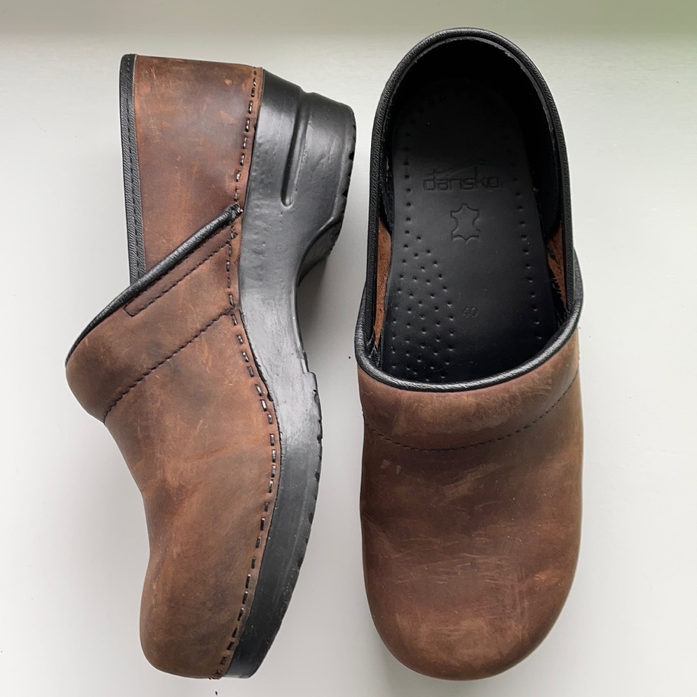 Dansko brown leather clogs! Size 9